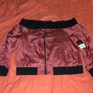 Off the shoulder jacket🌹